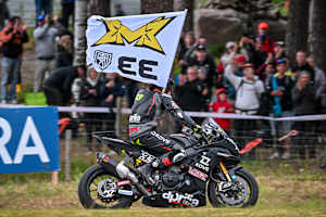 Lokalmatador Eemeli Lahti triumphiert im ersten Lauf der ESR Superbike