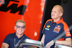 Aki Ajo, Mastermind von Ajo Motorsport, mit KTM-Sportchef Pit Beirer