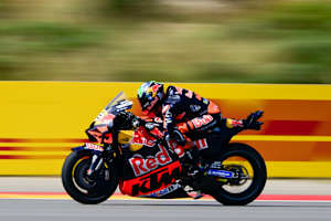 Werksfahrer Brad Binder auf der KTM RC16