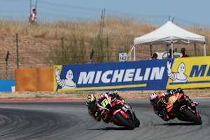 Enea Bastianini (Nr. 23) schaffte es noch an Moreira vorbei auf Platz 8