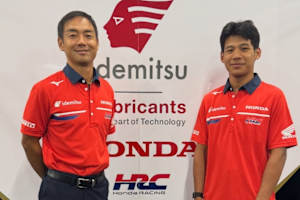 Honda-Asia-Teammanager Aoyama (li.) mit Ersatzpilot Kiattisak Singhapong