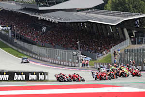 Marco Bezzecchi führte das MotoGP-Feld in die erste Kurve des Red Bull Ring