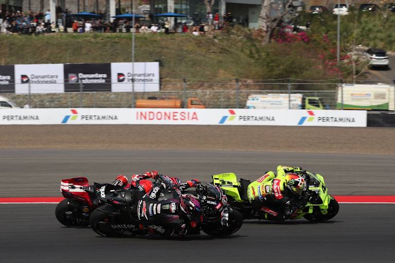 Spannung nach dem Start mit Di Giannantonio, Martin und Marquez