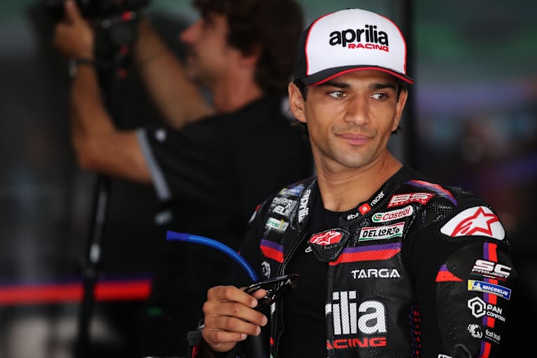 Niedergeschlagen: Jorge Martin (Aprilia) gab nach dem FP2 auf