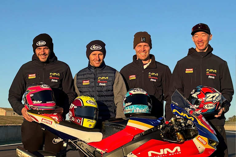 Philipp Steinmayr (2. von rechts) mit seinen Teamkollegen