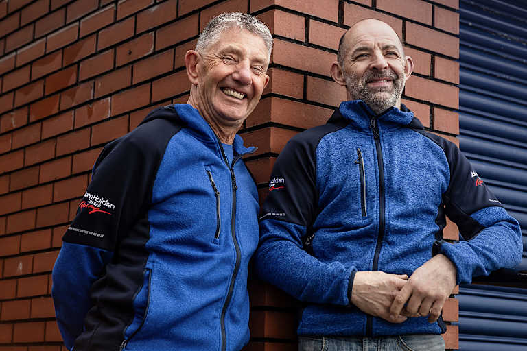 John Holden feiert mit Phil Hyde Comeback bei der Tourist Trophy 2026