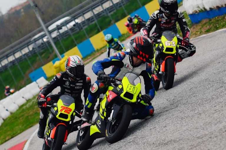 Dreikampf: «Bezz» und Bagnaia im Match mit VR46-Youngster Matteo Gabarrini