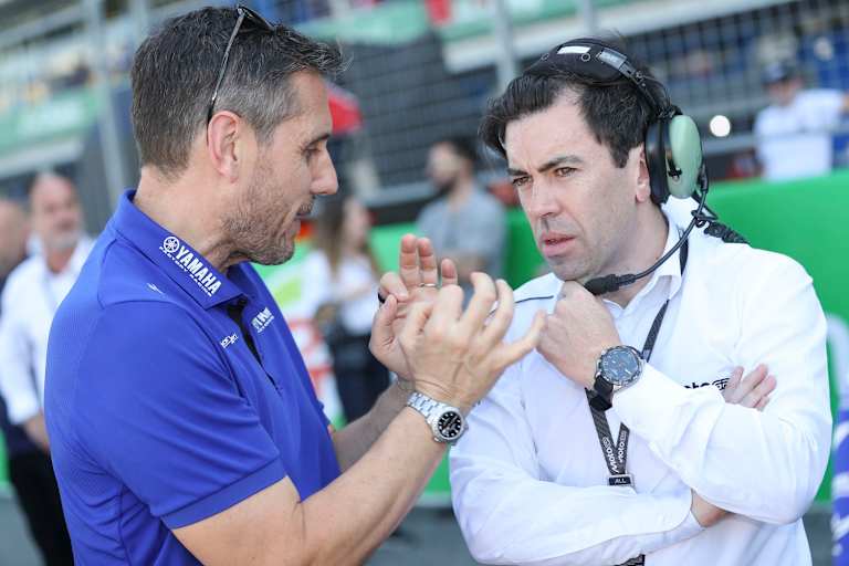 Direktoren-Gespräch: Paolo Pavesio (Yamaha) mit MotoGP-Manager Ezpeleta