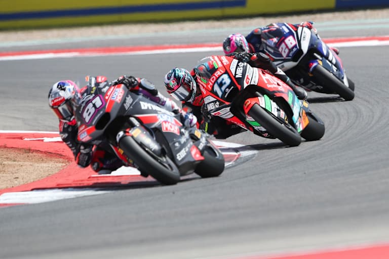 Vietti (#13) auf Verfolgung von Austin-Sieger Senna Agius