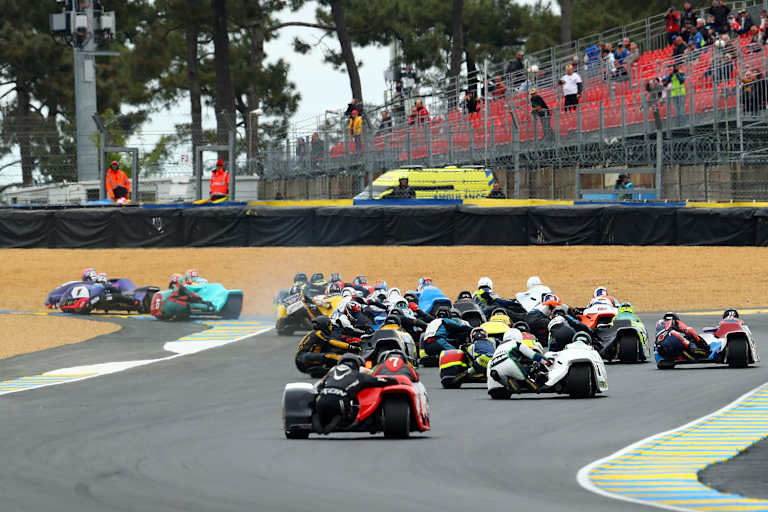 Vor der Schikane in Le Mans kann es nach dem Start eng werden