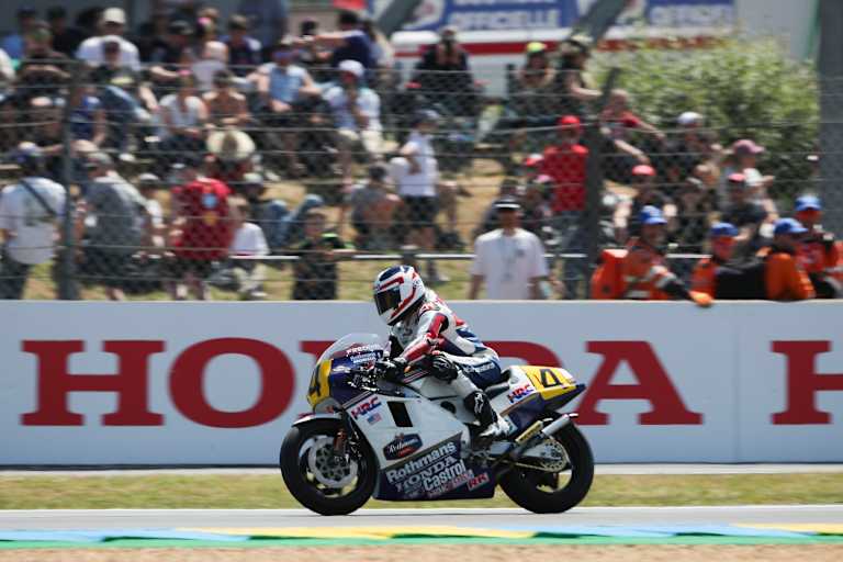 Freddie Spencer drehte Runden mit seinem Siegerbike der Saison 1985