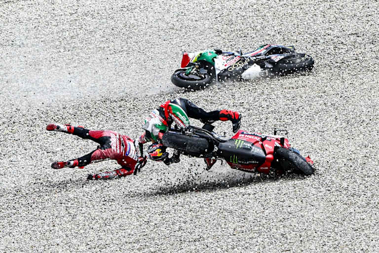 Zweiter Rennabbruch nach Horror-Crash von Johann Zarco und Pecco Bagnaia