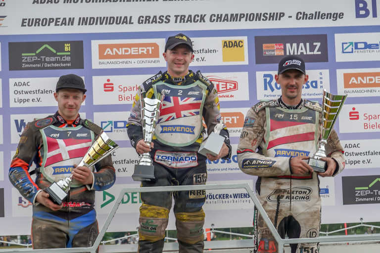 James Shanes (Mitte) gewann in Bielefeld die EM-Challenge 