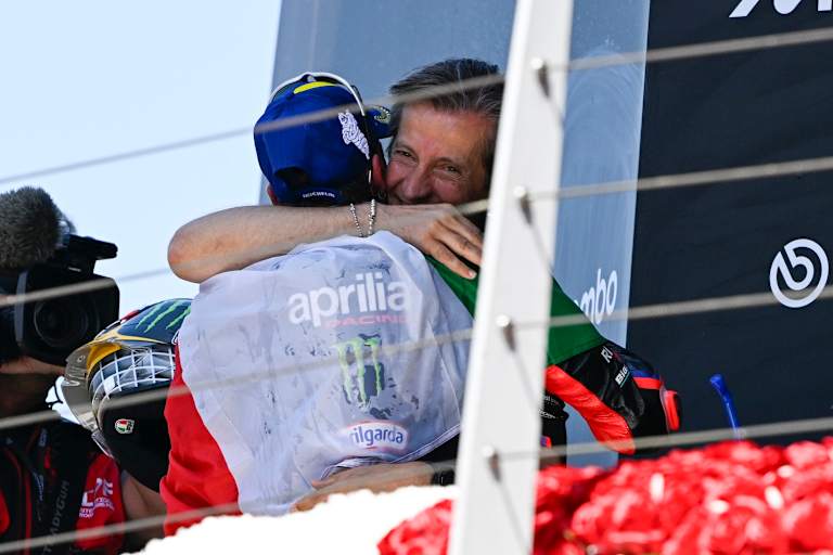 Massimo Rivola mit Mugello-Sieger Marco Bezzecchi