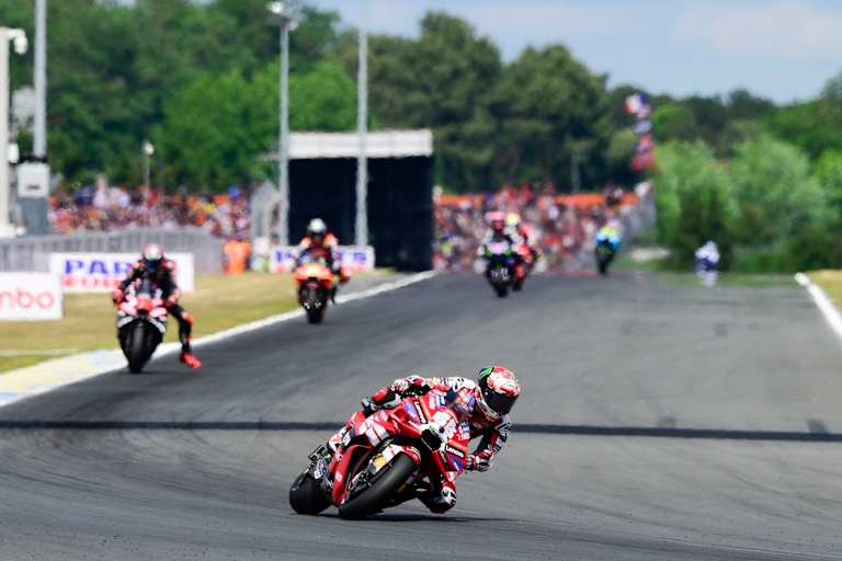 Bagnaia besiegte WM-Leader Bezzecchi auf der Strecke