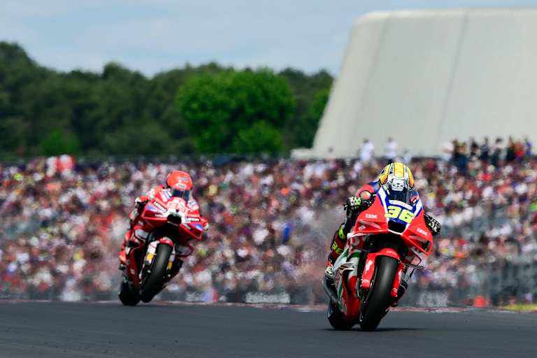 Joan Mir überraschte und ließ Weltmeister Marc Marquez hinter sich