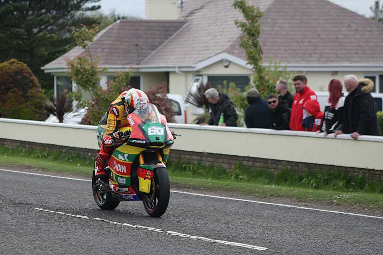 Peter Hickman: Großer Mann auf kleinem Motorrad