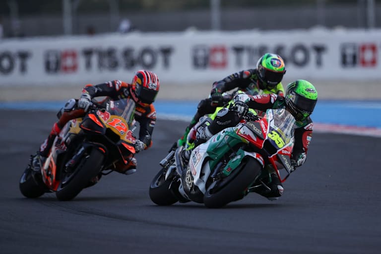 Cal Crutchlow (Nr. 35) mit den den MotoGP-Routiniers Vinales und Morbidelli