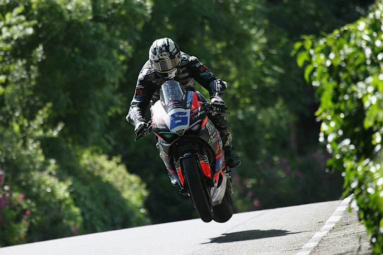 Michael Dunlop fliegt zum 34. TT-Sieg
