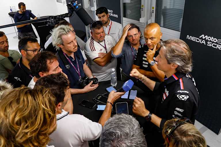 Massimo Rivola (Aprilia) stand den Medien in Brünn für Fragen zur Verfügung
