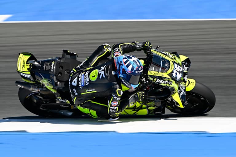 Raul Fernandez könnte auch 2027 die Trackhouse-Aprilia steuern