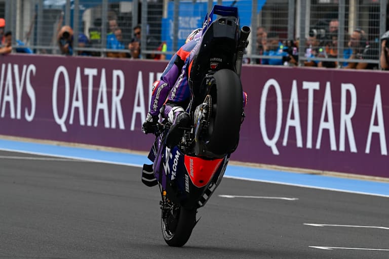 Stunt-Show in Ungarn: Razgatlioglu auf der Bremse