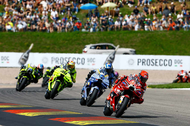 Vor der Sommerpause wird auf dem Sachsenring um die WM-Führung gekämpft