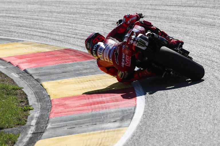 Bestzeit zum Aufwärmen: Marc Marquez wieder an der Spitze