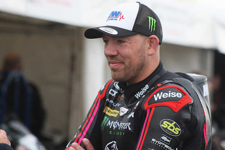 TT-Sieger Peter Hickman fährt in Chimay