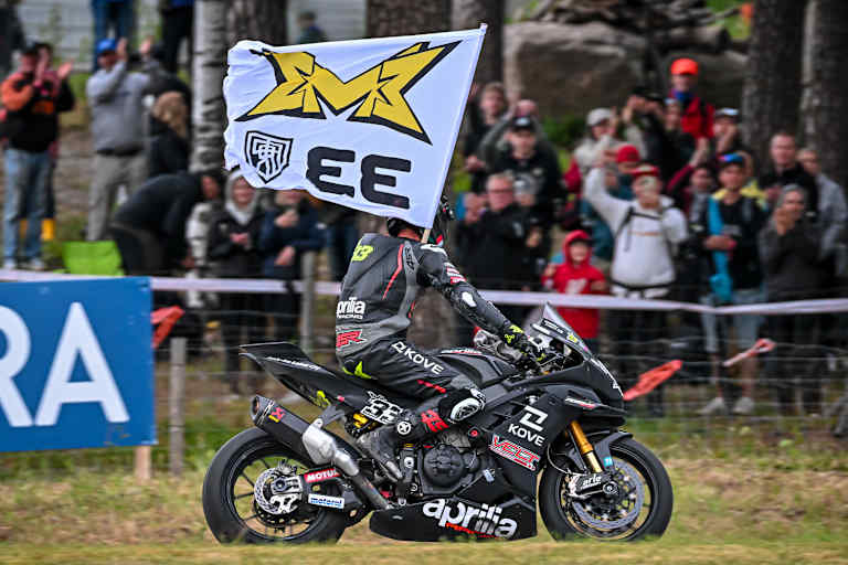 Lokalmatador Eemeli Lahti triumphiert im ersten Lauf der ESR Superbike