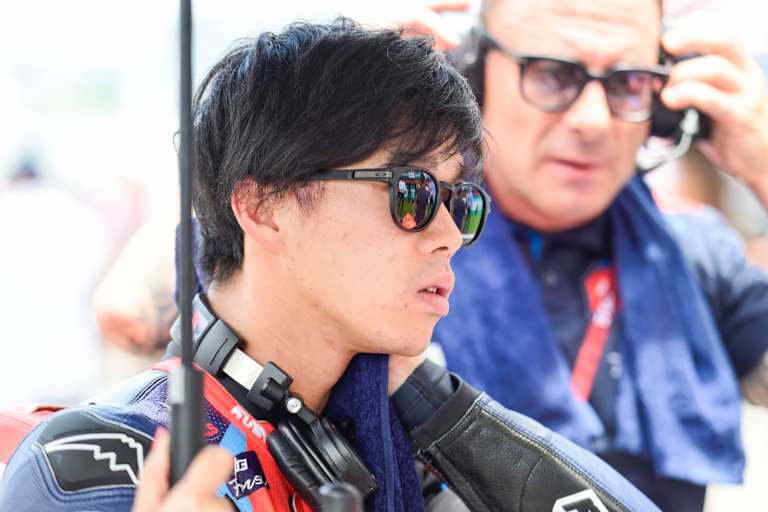 Teamwork: Moto2-Champion Ogura mit Norman Rank
