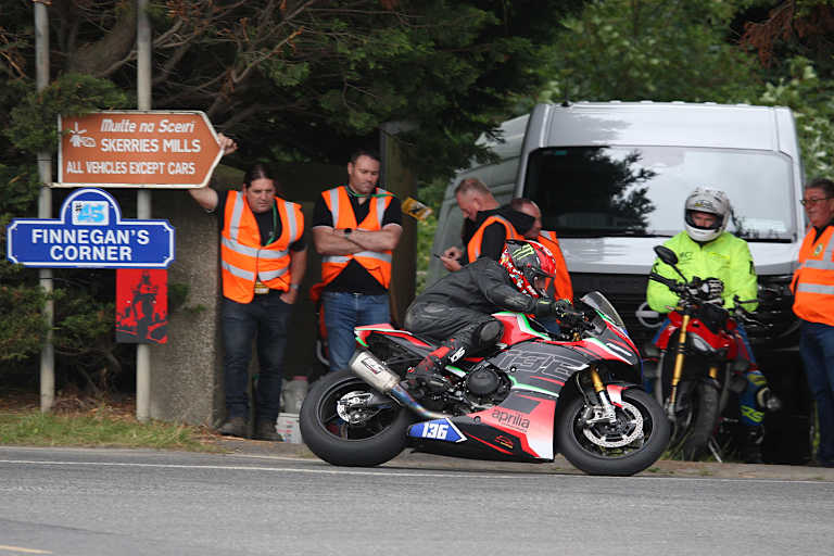 John O’Donovan knapp vor seinem verhängnisvollen Sturz beim Skerries 100