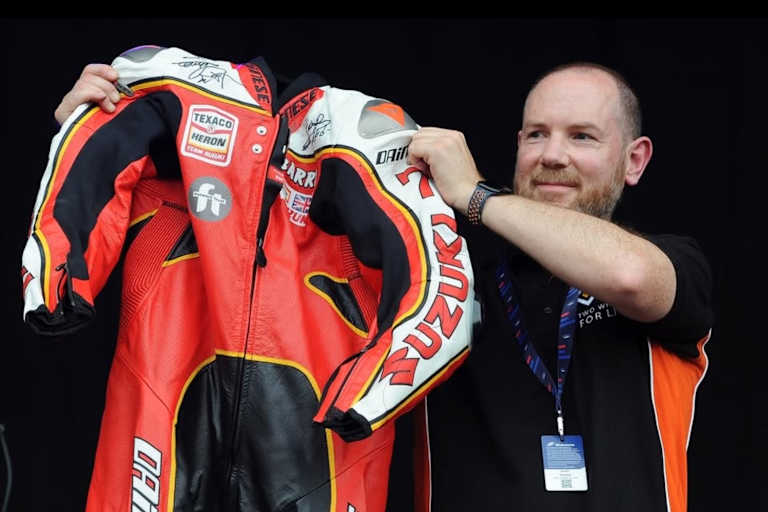 Brachte über 3000 Euro: Sheene-Replika-Lederkombi
