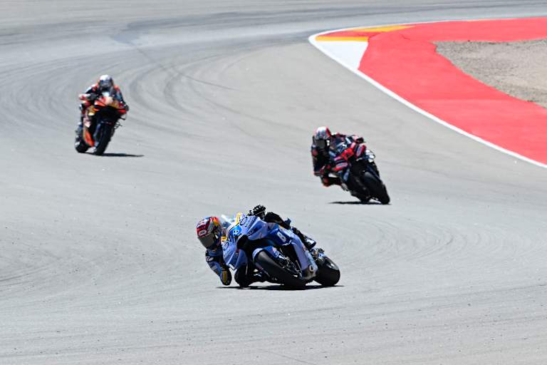 Alex Marquez hielt sich bis zur Zielflagge vor Marco Bezzecchi