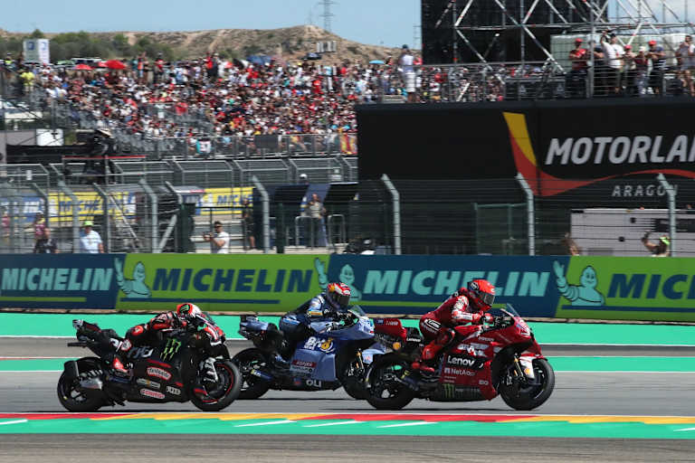 Die Marquez-Brüder überrumpelten Aprilia-Pilot Marco Bezzecchi