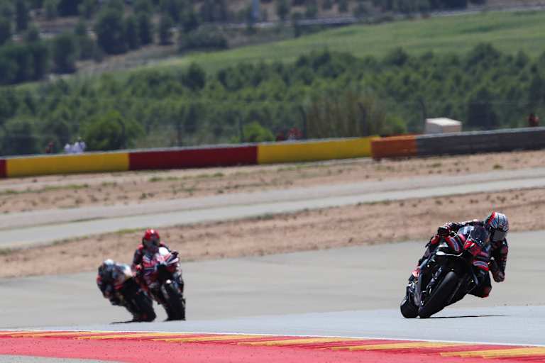 Bezzecchi führte den Aragon-GP zu Beginn an
