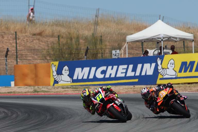 Enea Bastianini (Nr. 23) schaffte es noch an Moreira vorbei auf Platz 8