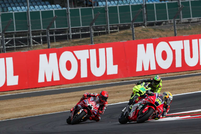 Das gab es lange nicht: Joan Mir zog an Marc Marquez vorbei