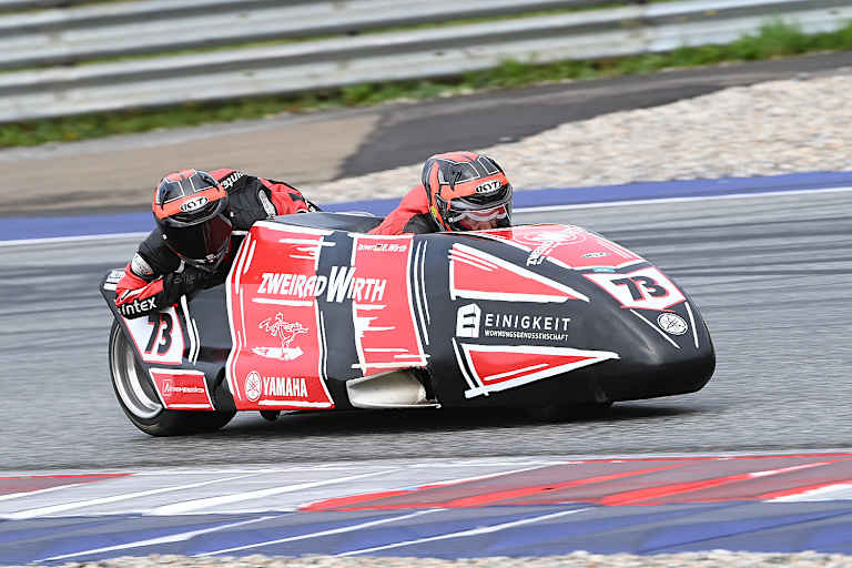 Int. Sidecar Trophy 600: Titelanwärter Enrico Wirth/Ronja Billich