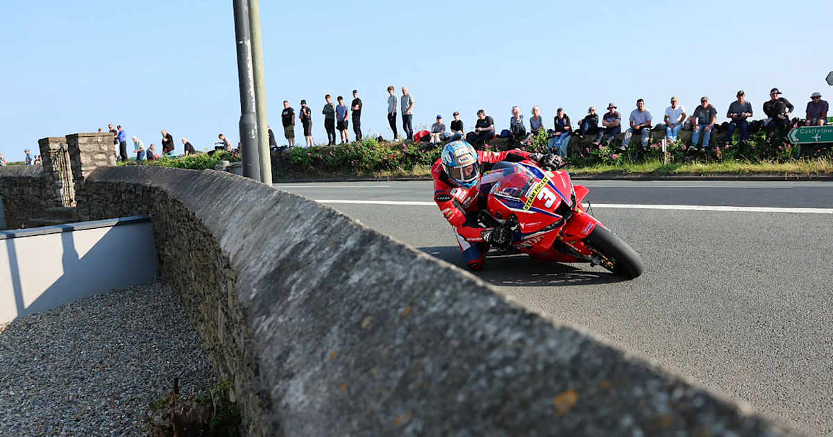 Southern-100-SBK-1-Harrison-vor-Harrison-und-Hickman-Trummer-auf-Rang-12