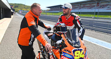 Teamchef Carsten Freudenberg (li.) mit Jonas Folger