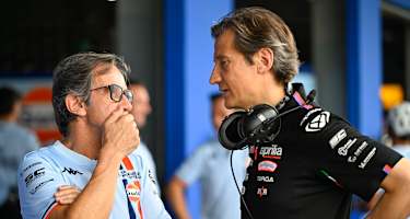 Aprilia-Racing-Boss Massimo Rivola (re.) mit Trackhouse-Teammanager Brivio