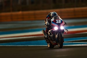 BMW Endurance fährt ein bisher ein nahezu perfektes Rennen