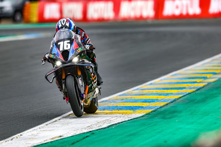 Sylvain Guintoli auf der BMW M1000RR von Autorace Ube