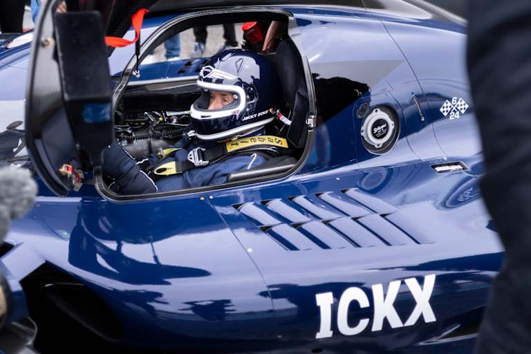 Jacky Ickx im Genesis GMR-001-Hypercar