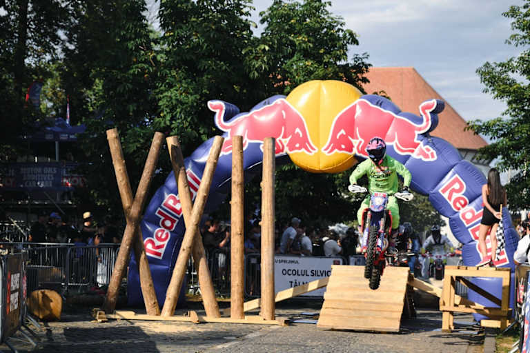 Felix Bähker