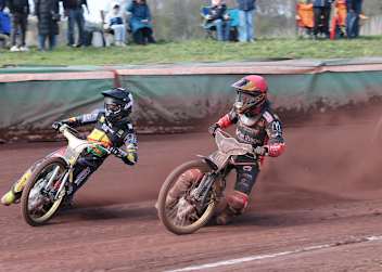 Lars Skupien (li.) siegte im Halbfinale und Finale