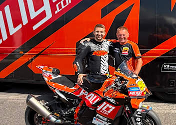 Luca Grünwald (li.) mit Teamchef Carsten Freudenberg