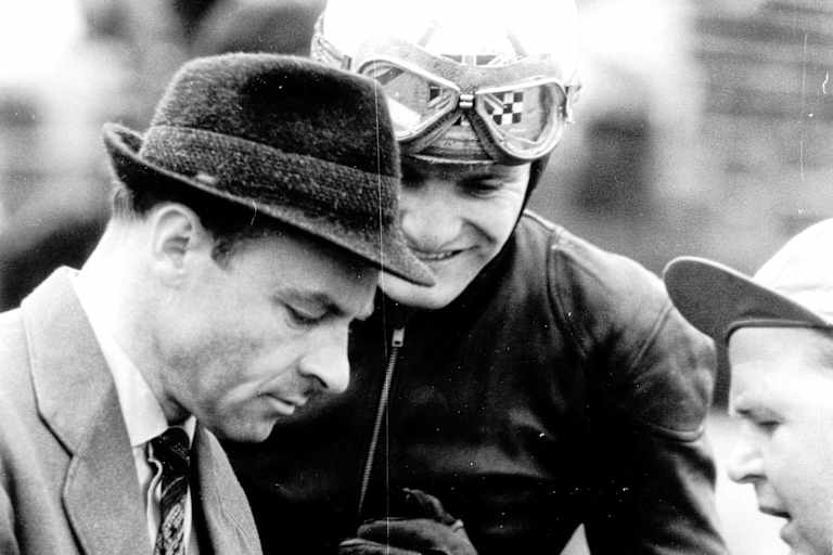 Walter Kaaden mit Mike «The Bike» Hailwood