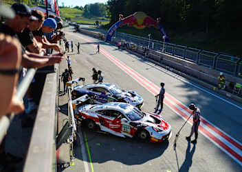 razoon - more than racing startet erstmals mit zwei Porsche in der GTWC